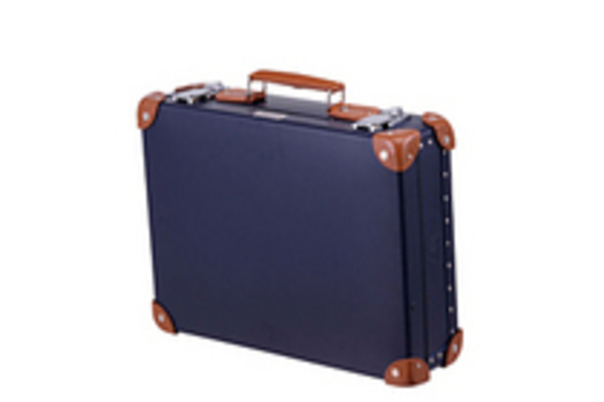 日本数量限定】グローブトロッター ランドローバー コラボ スリム