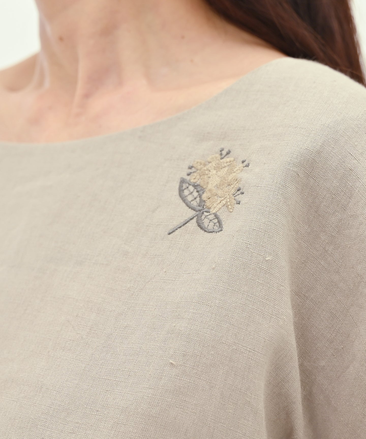 アンティークベルギー ニードルポイント色糸手刺繍 柔らかなファイン