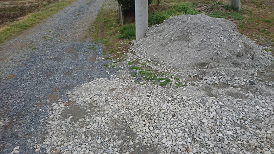 砕石の違い【単粒度・再生砕石・C‐40・RC-40・M‐30】などの説明 価格差