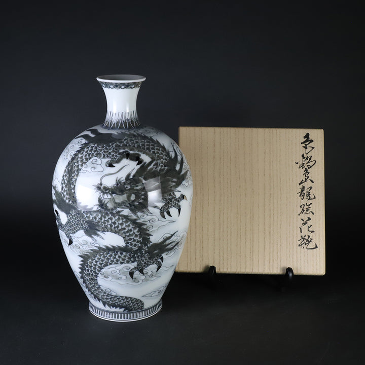 今右衛門窯 色鍋島龍絵花瓶 – ギャラリー一番館オンラインショップ