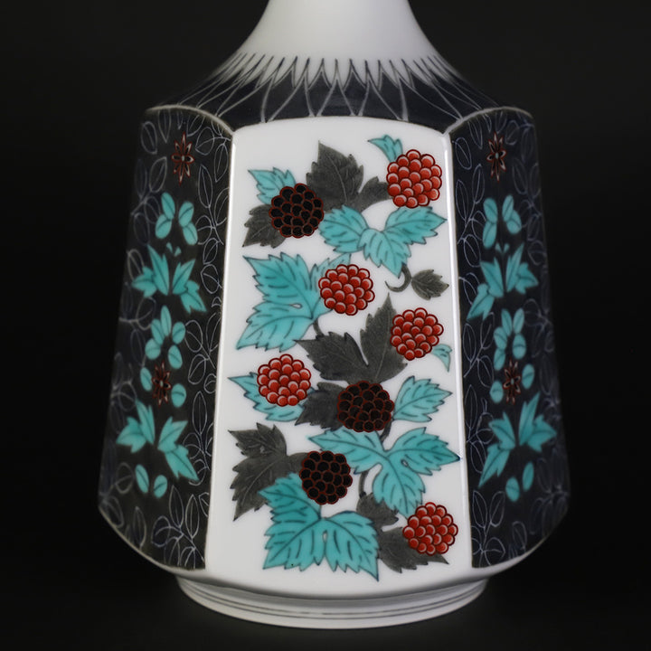 セール】☆ 12代今泉今右衛門 錦唐花模様花瓶 存在感ある一品です