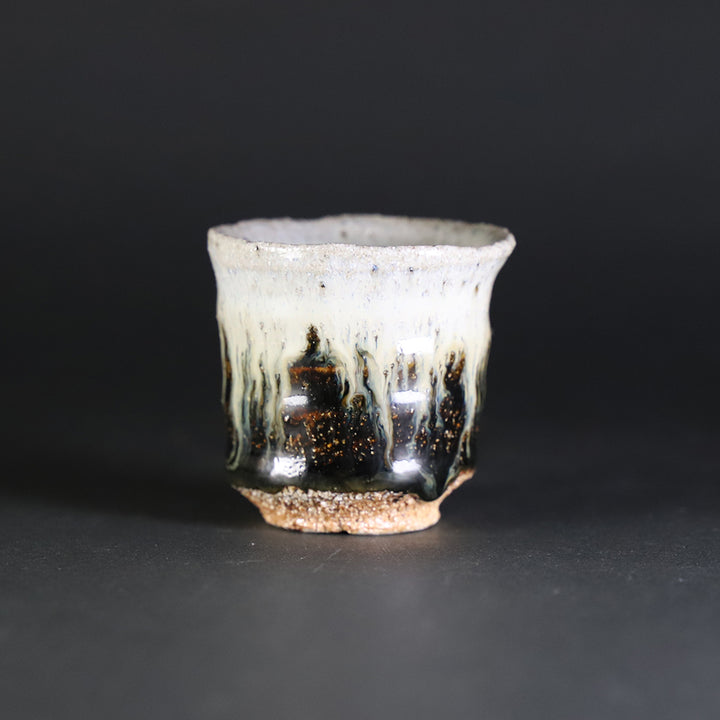 岡本作礼 朝鮮唐津 ぐい呑み 岡本作礼 朝鮮唐津 ぐい呑み fit=scale