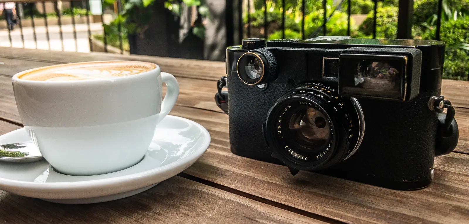 5 Frames with a First-Gen Leica Summilux 35mm f/1.4 Wide Open and