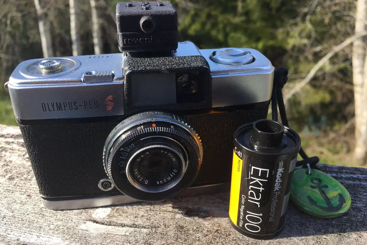 5 Frames with an Olympus Pen-S in a Fishing Village - By Alex Vye