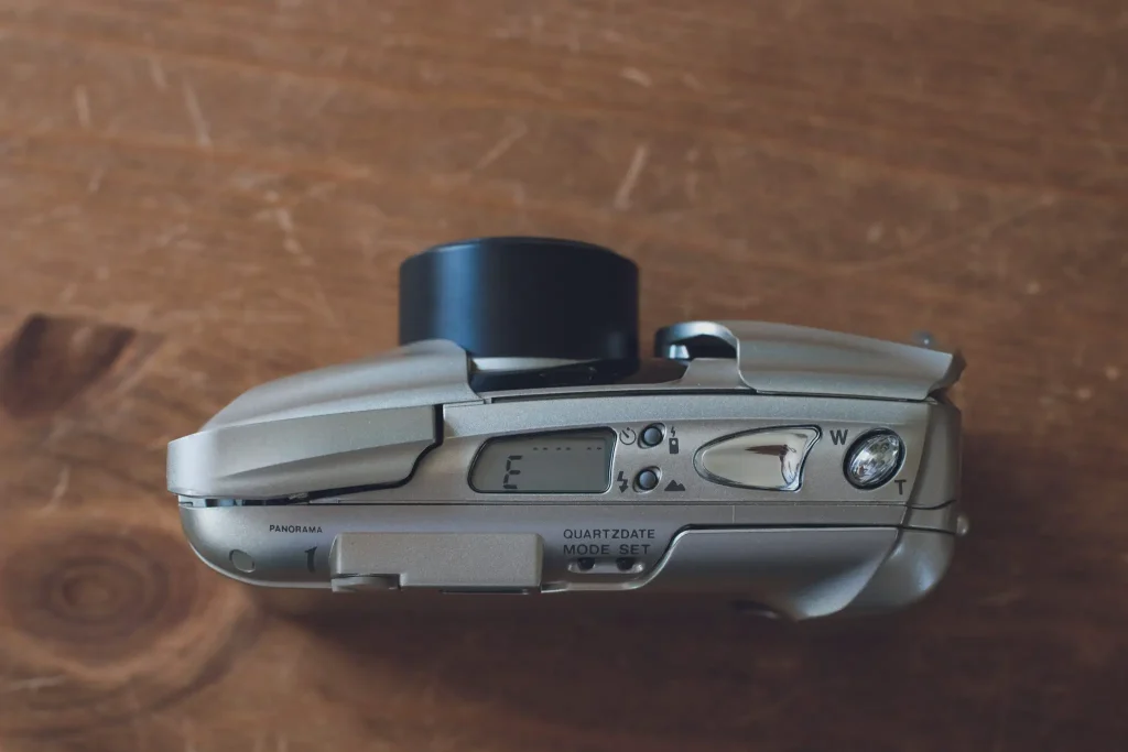 Olympus Mju II Zoom 80 Panorama Review - by Ken Hindle-May - 35mmc