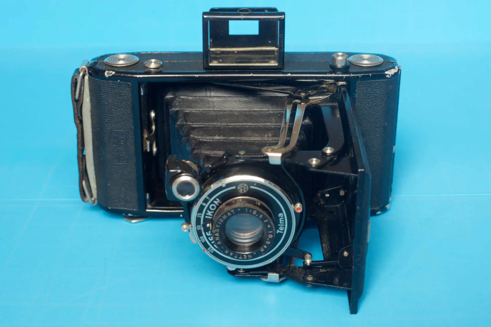Zeiss Ikon Nettar 515/2 - A More Affordable Zeiss Camera - 35mmc