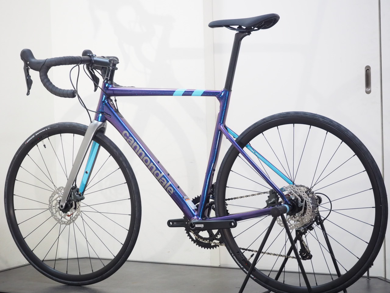 スペシャルオファー】CANNONDALE(キャノンデール) CAAD13 DISC Tiagra