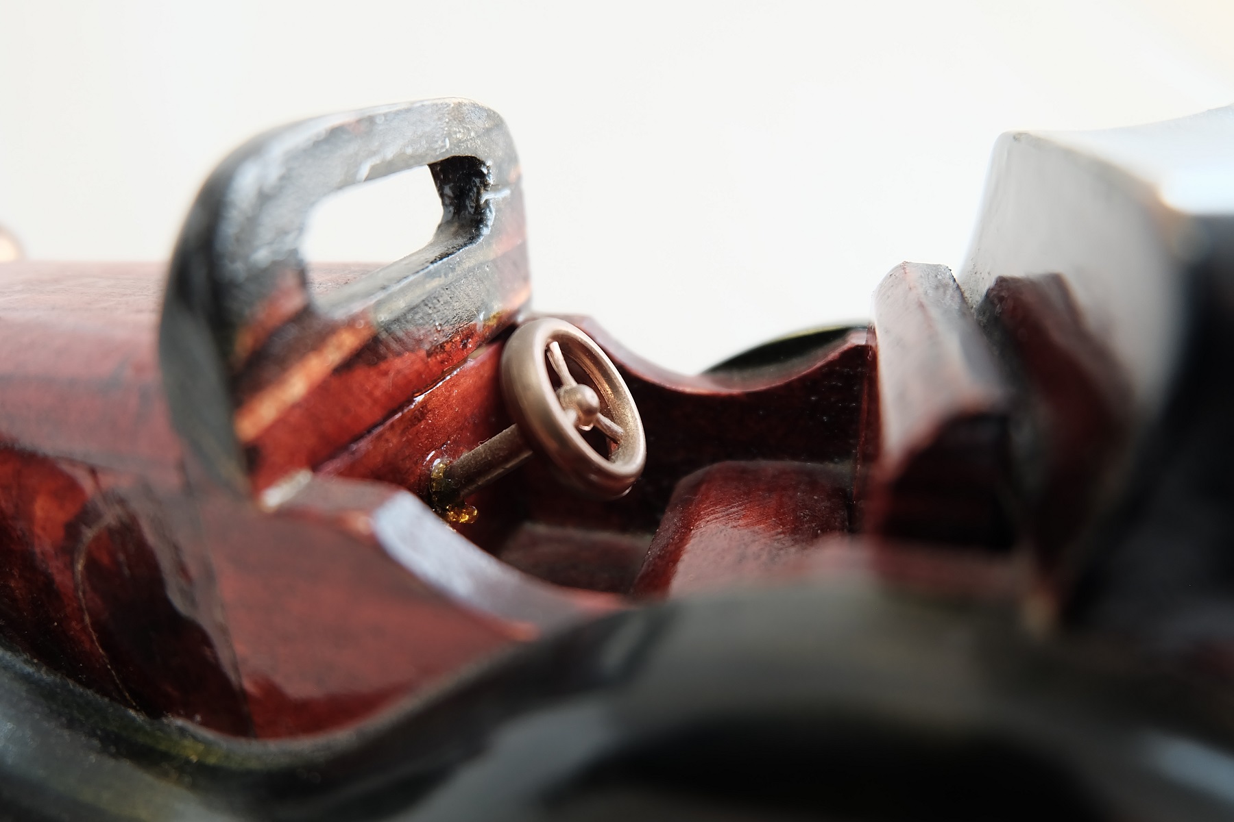 鉄と木でできた 軸 車輪軸 古道具 アンティーク ブロカント オブジェ