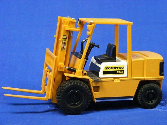 Buffalo Road Imports. Komatsu FD40 forklift CONSTRUCTION FORKLIFTS
