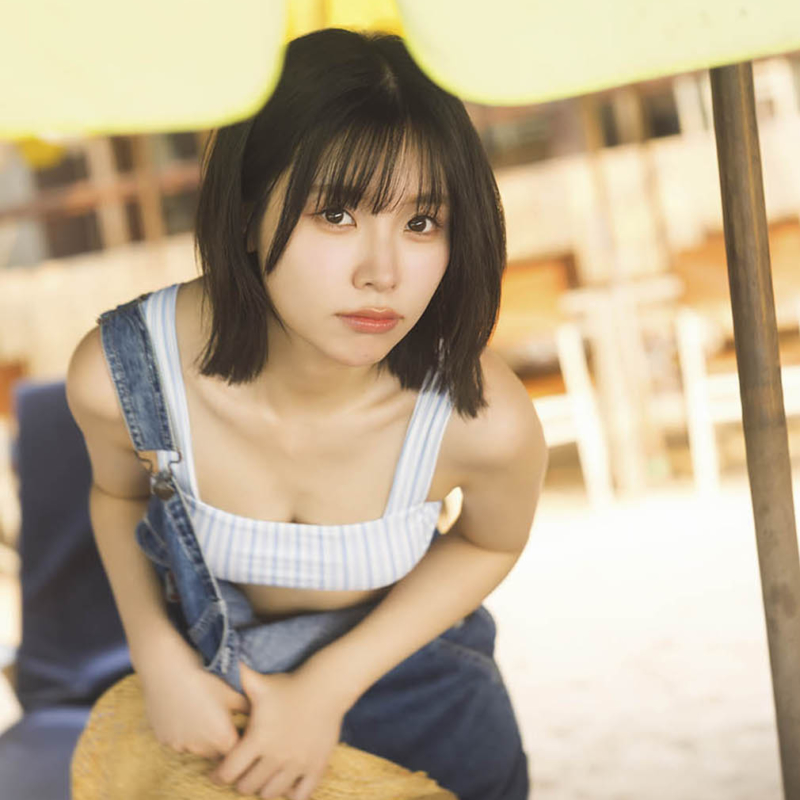 缶バッチ付き販売中】Liyuu 2nd写真集「ヒトミ」発売記念オンライン