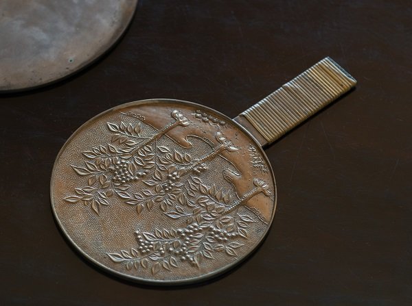 よそおう時間を映し出してきた鏡 | ポーラ文化研究所