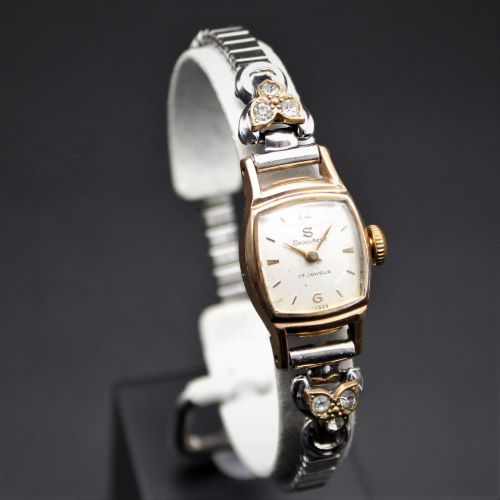 希少品】SEIKOゴールド オーバル型 メタルバンド ビンテージ時計 希少