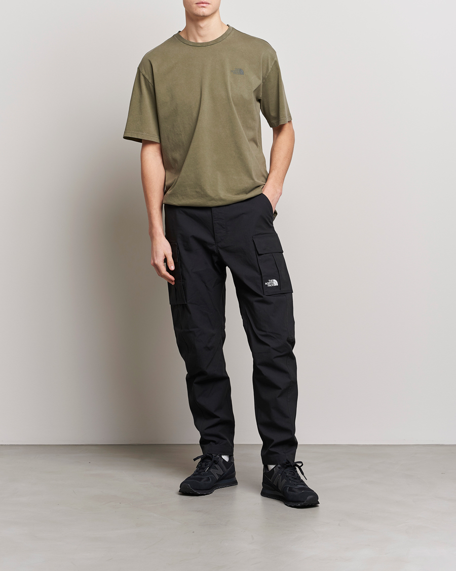 The North Face Heritage Cargo Pants Black at CareOfCarl.com
