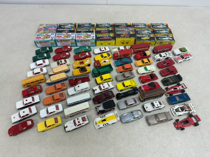 カーズ2 合計18台 マテル社15台＋3台＋大きなワールドマップ 1