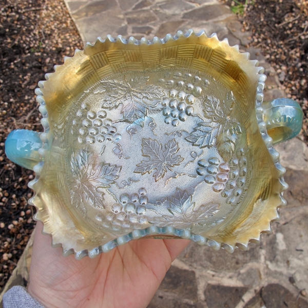 Northwood ホワイトオパルセント 花びら型 ガラスコンポート Northwood