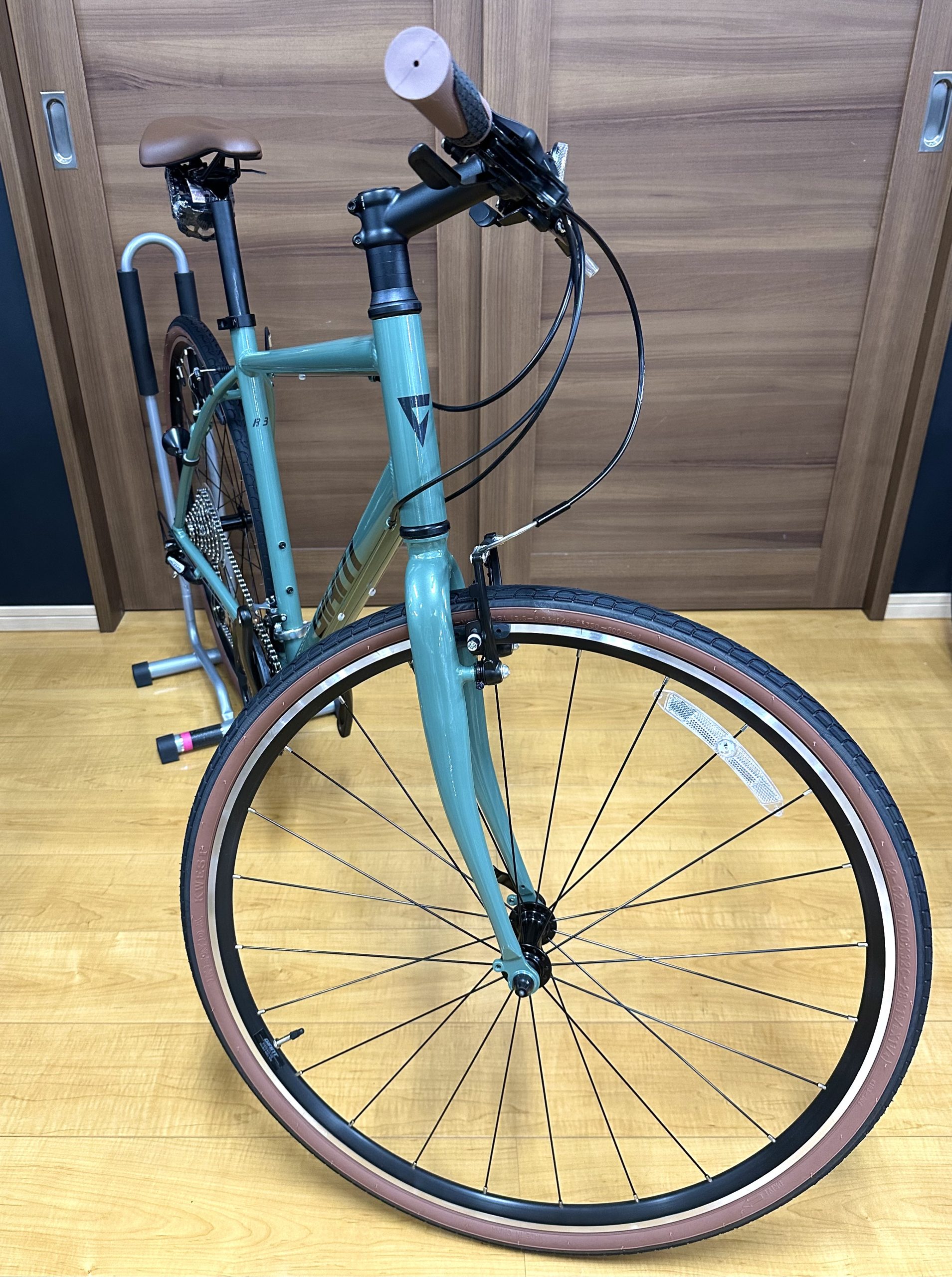 2025年モデルのエスケープ入荷しました!【GIANT】エスケープR3