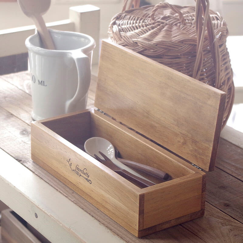 アンティークスタイルの木制カトラリーボックス｜カフェ風インテリア