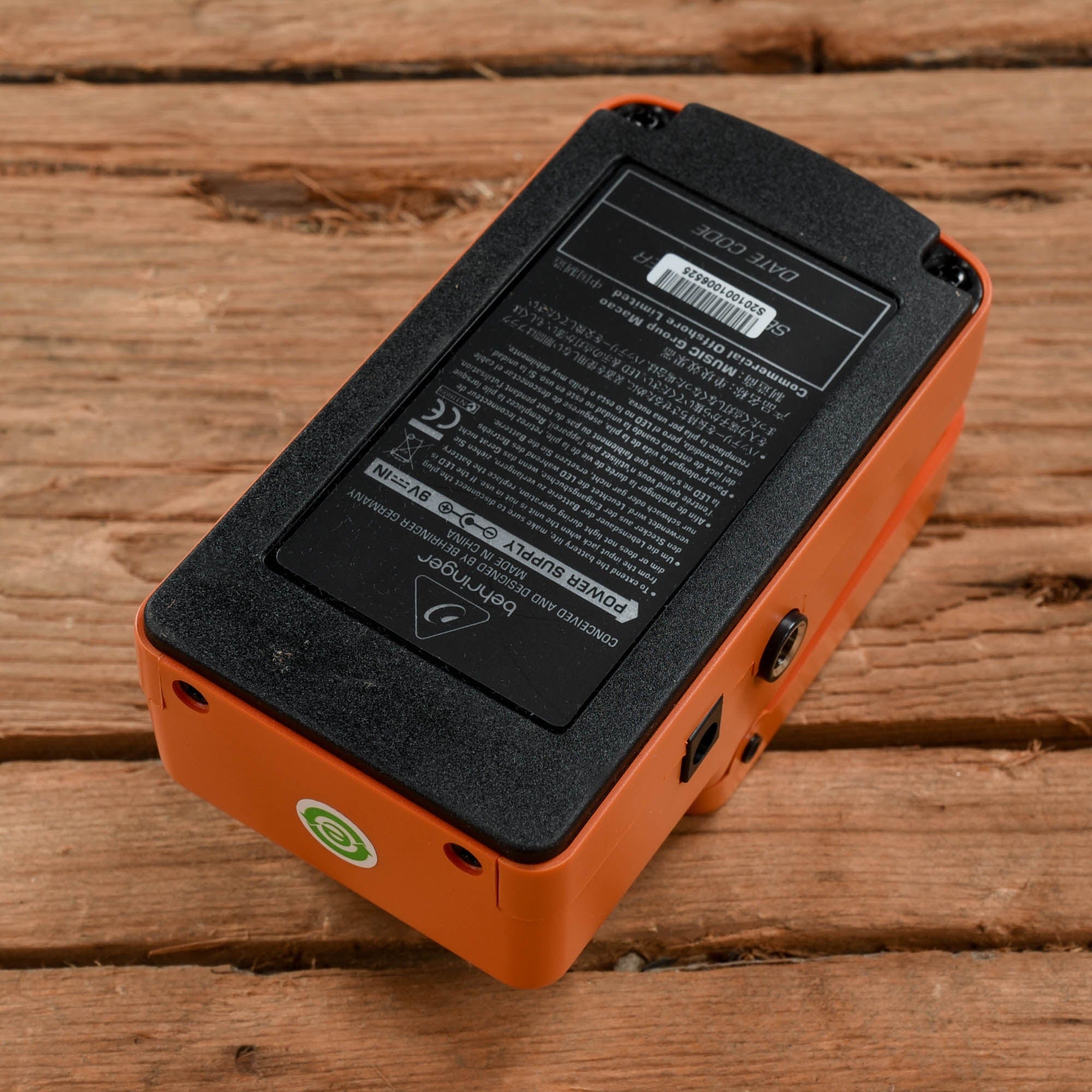 Behringer SF300 Super Fuzz – Chicago Music Exchange