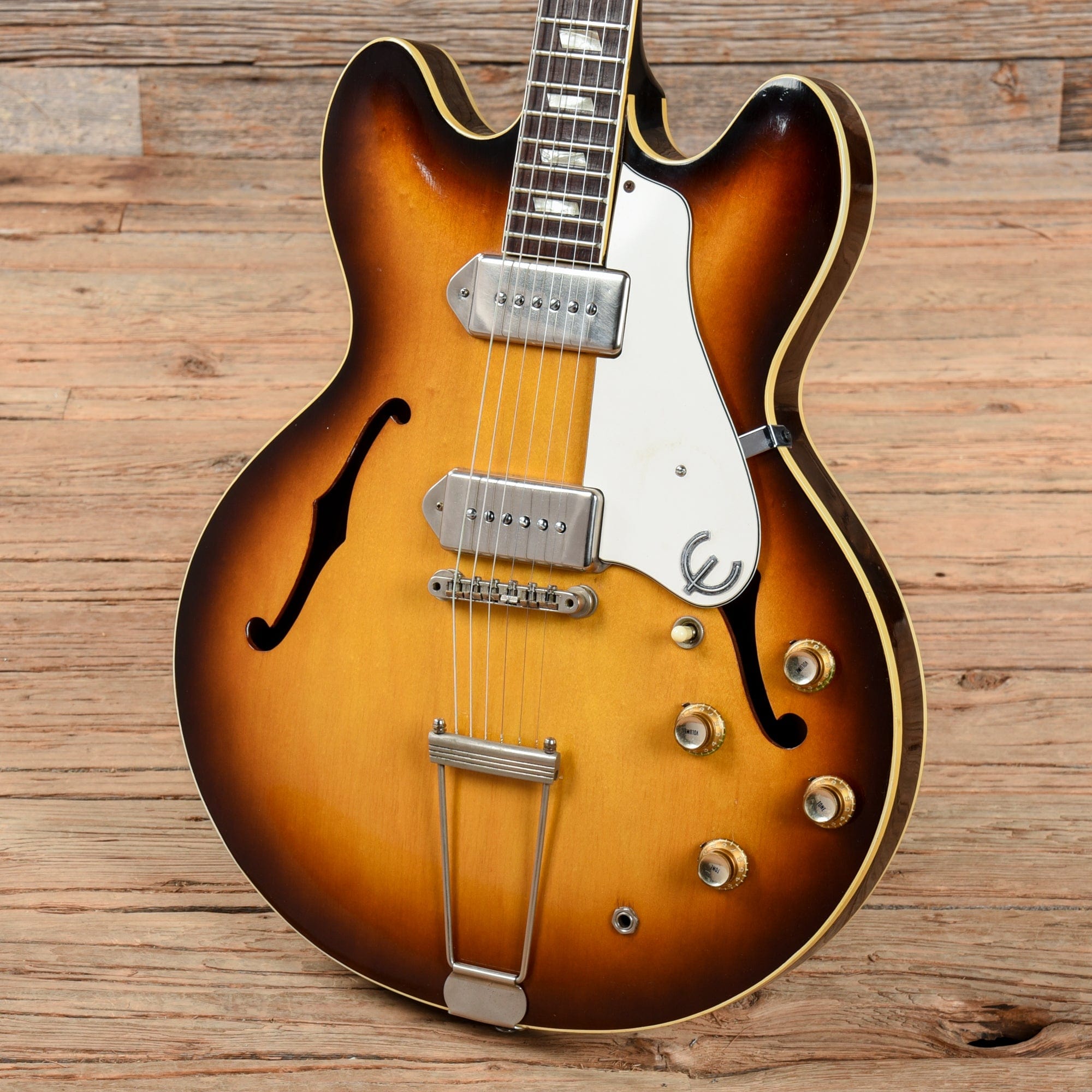 Epiphone Casino Sunburst 1965 – Chicago Music Exchange