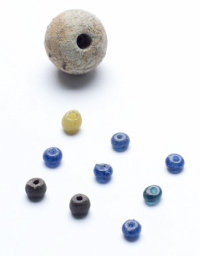 富山市考古学NOW 二本榎遺跡出土のガラス小玉について