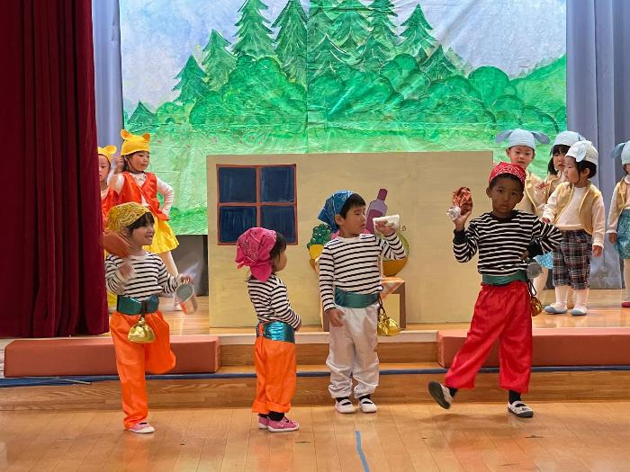 ブレーメンの音楽隊 泥棒 動物 帽子 衣装 子供 発表会 劇 幼稚園