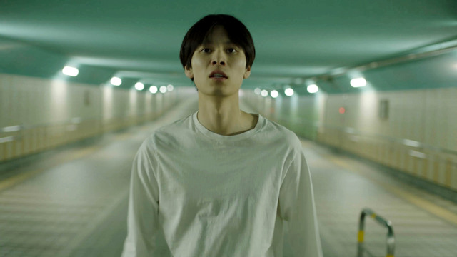 北村匠海監督作『世界征服やめた』2月7日公開決定 光と影を描く場面