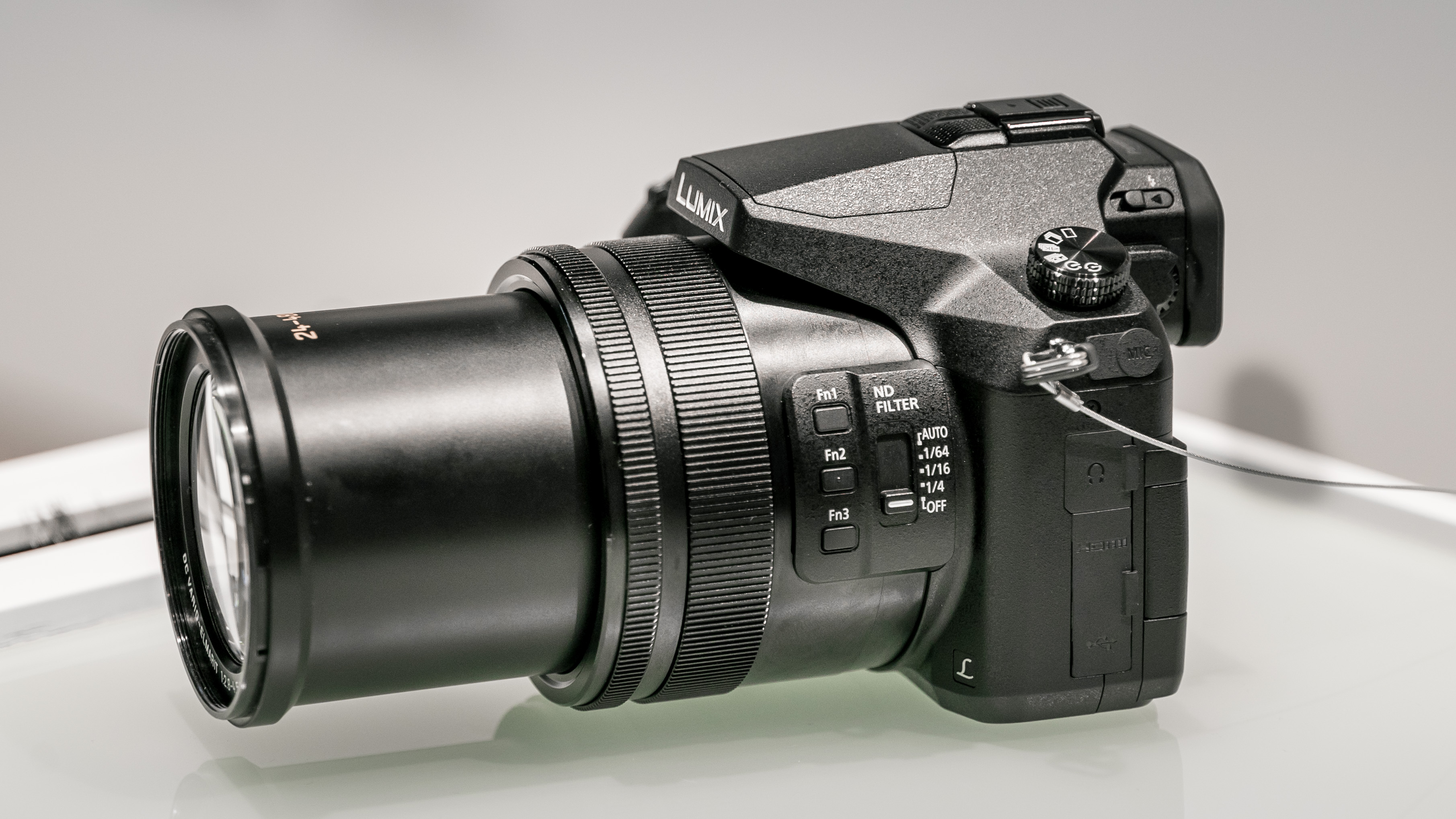The New Panasonic FZ2000 Bridge Camera - 10bit 4K DCI External in