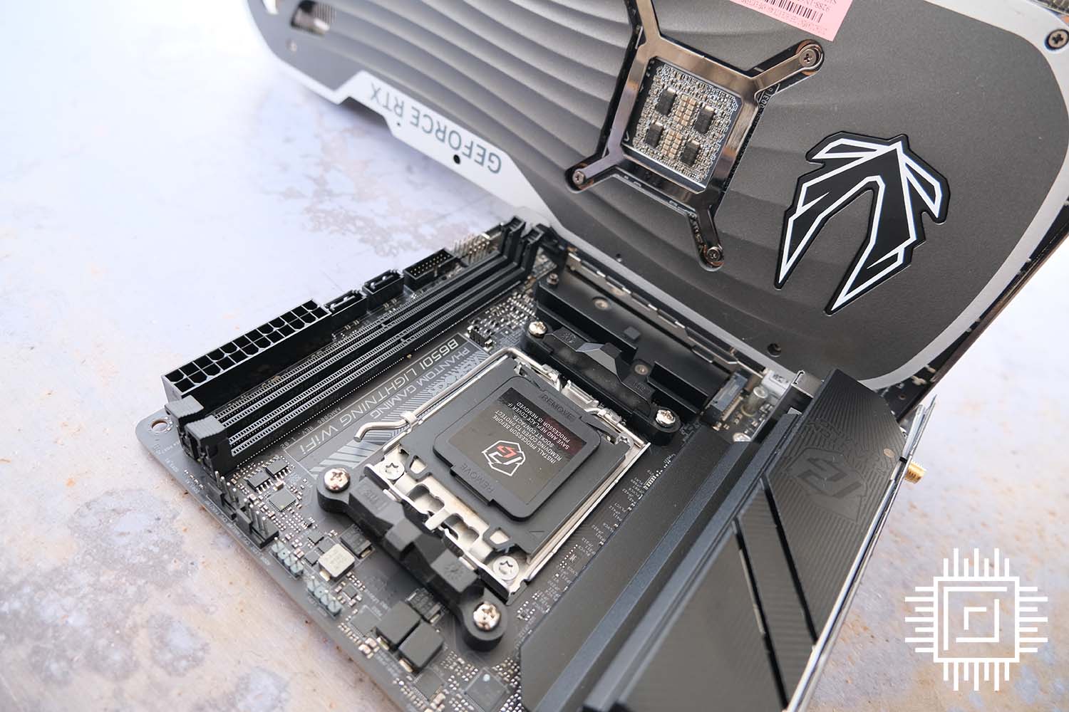 ASRock B650I PG Lightning WiFi review - don't let the size fool