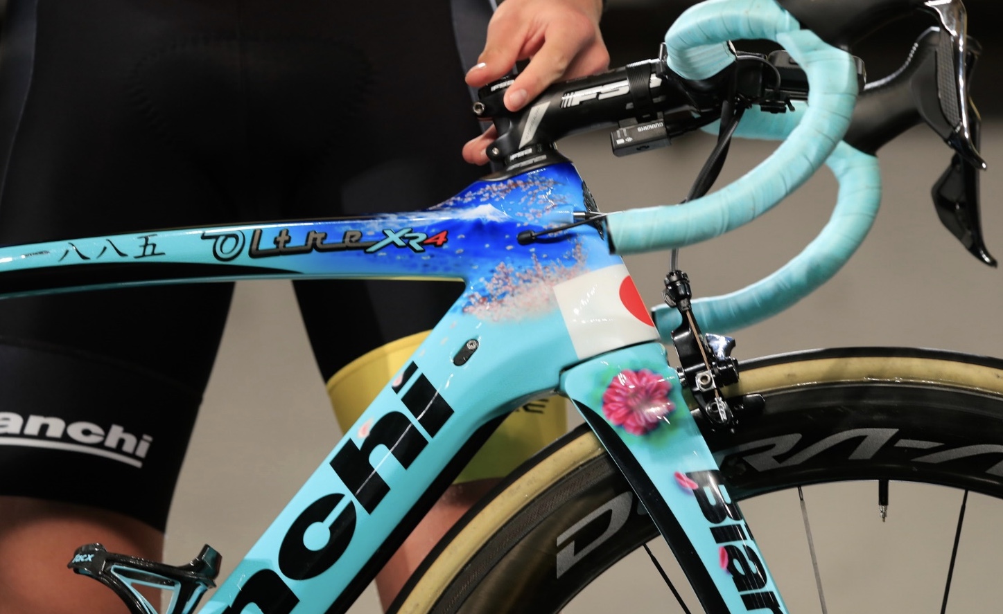 限定受注生産 Bianchi OLTRE XR4 Japan Cup Editionフレームセット発売