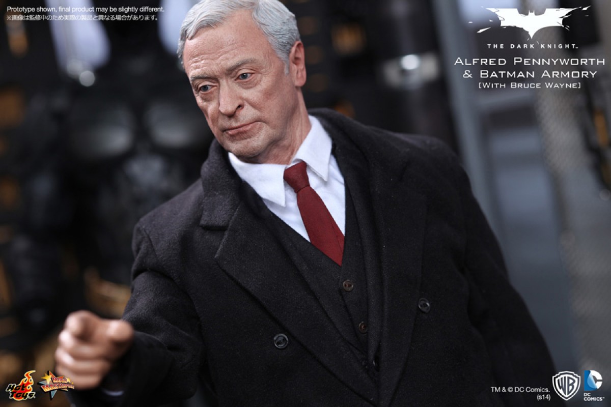 バットマンを見守る『ダークナイト』執事アルフレッド、フィギュアで