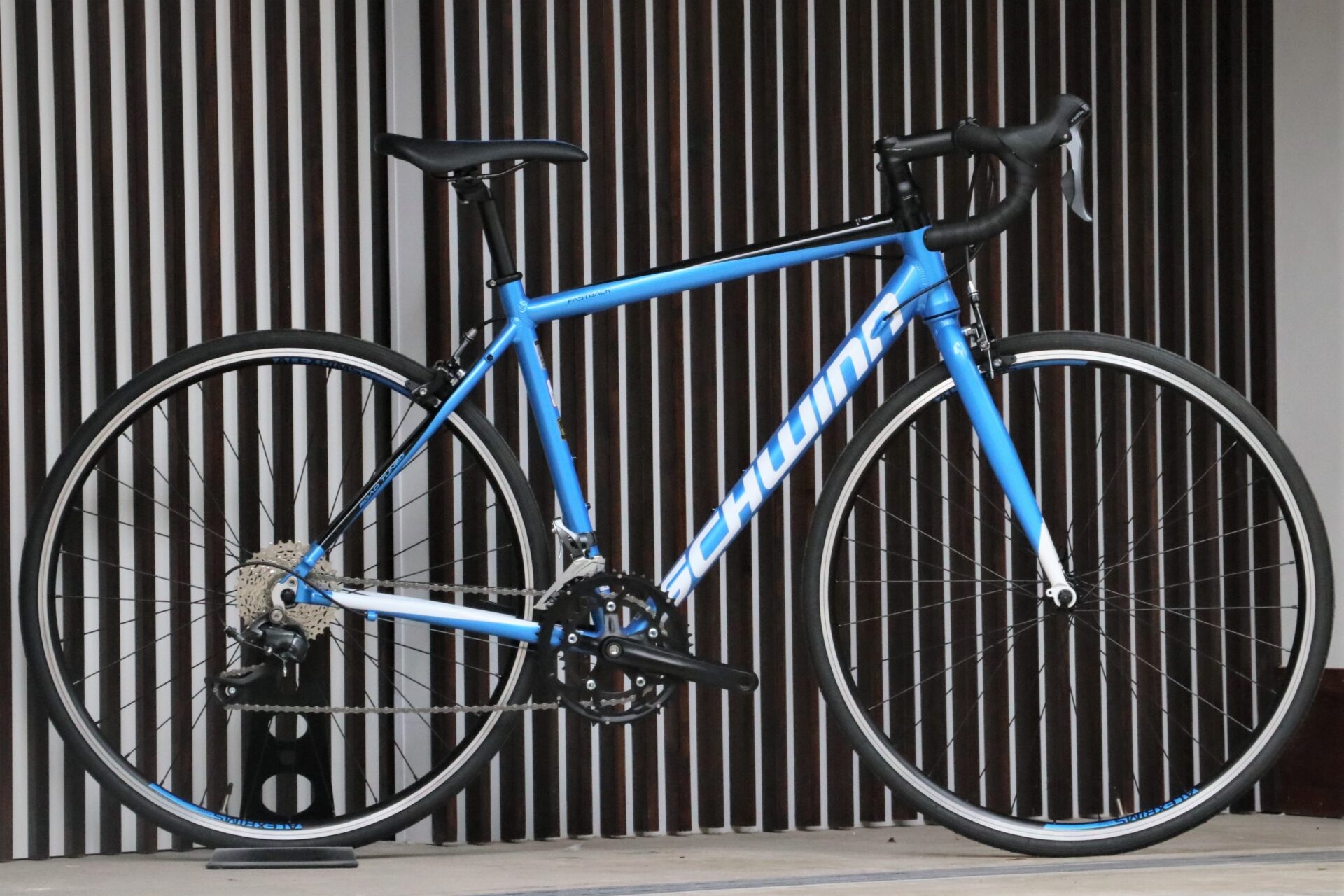 アウトレット商品紹介】クロスバイクのような安定感とロードバイク特有