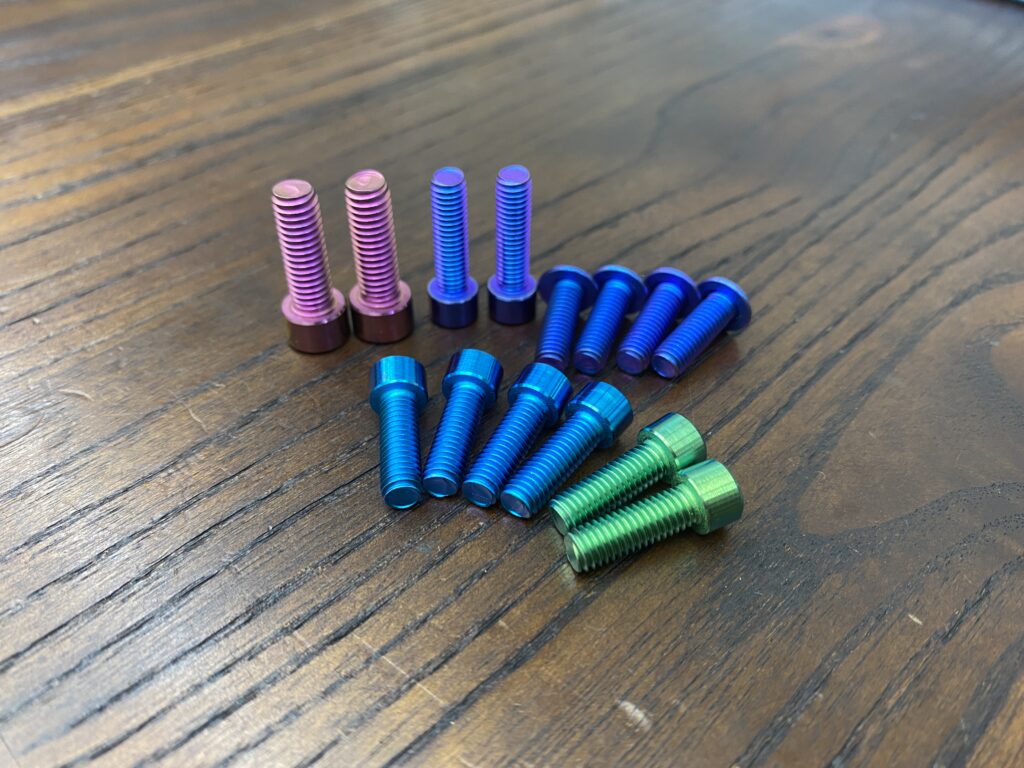 興津螺旋 βチタニウムボルトのご注文頂きました。 - CYKICKS|名古屋の