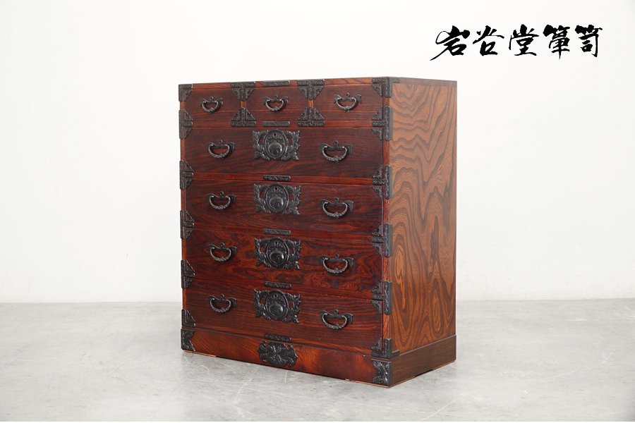 HR836 岩谷堂箪笥4段4杯鍵付き 南部鉄器漆塗り最高級