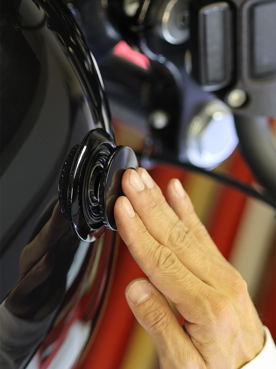 ハーレーのタンク周りをさらにスタイリッシュに！使い勝手と見た目を