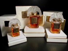 パリの香水商によるアンティークの香水瓶