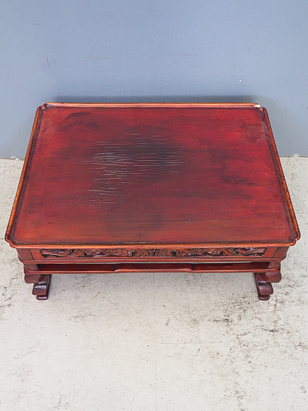 ヴィンテージ　赤い木製座卓　花台かもしれません ヴィンテージ 赤い木製座卓 花台かもしれません