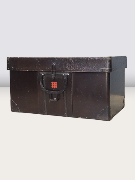 黒色火鉢枠　 2個セット　漆器　豊臣秀吉家紋　アンティーク　骨董品　木箱限定値引 黒色火鉢枠 2個セット 漆器 豊臣秀吉家紋 アンティーク 骨董品 木箱 美術