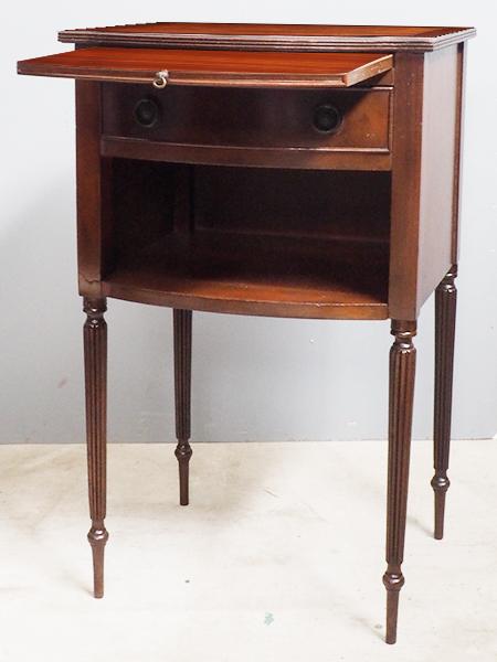 木製　桜材　ダークブラウン　電話台　民芸家具　抽斗４杯　アンティーク風　レトロ 木製 桜材 ダークブラウン 電話台 民芸家具 抽斗4杯 アンティーク風