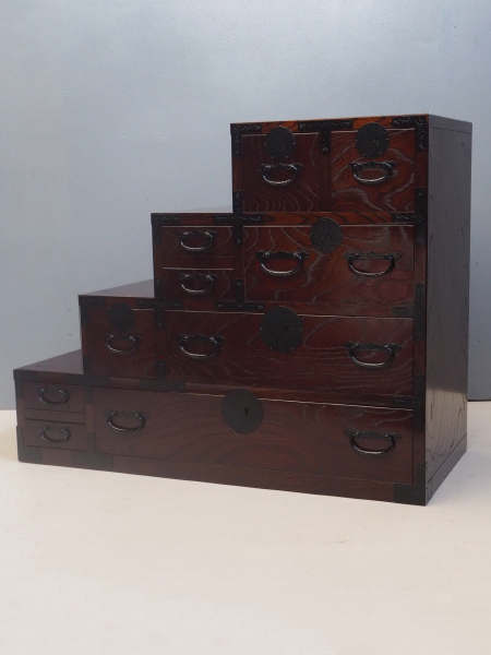 CK5★民芸家具★ 階段箪笥 タンス 飾り棚 小物入 アンティーク レトロ 家具 楽天市場】【本日ポイント5倍】民芸調 階段箪笥（たんす）左下がり