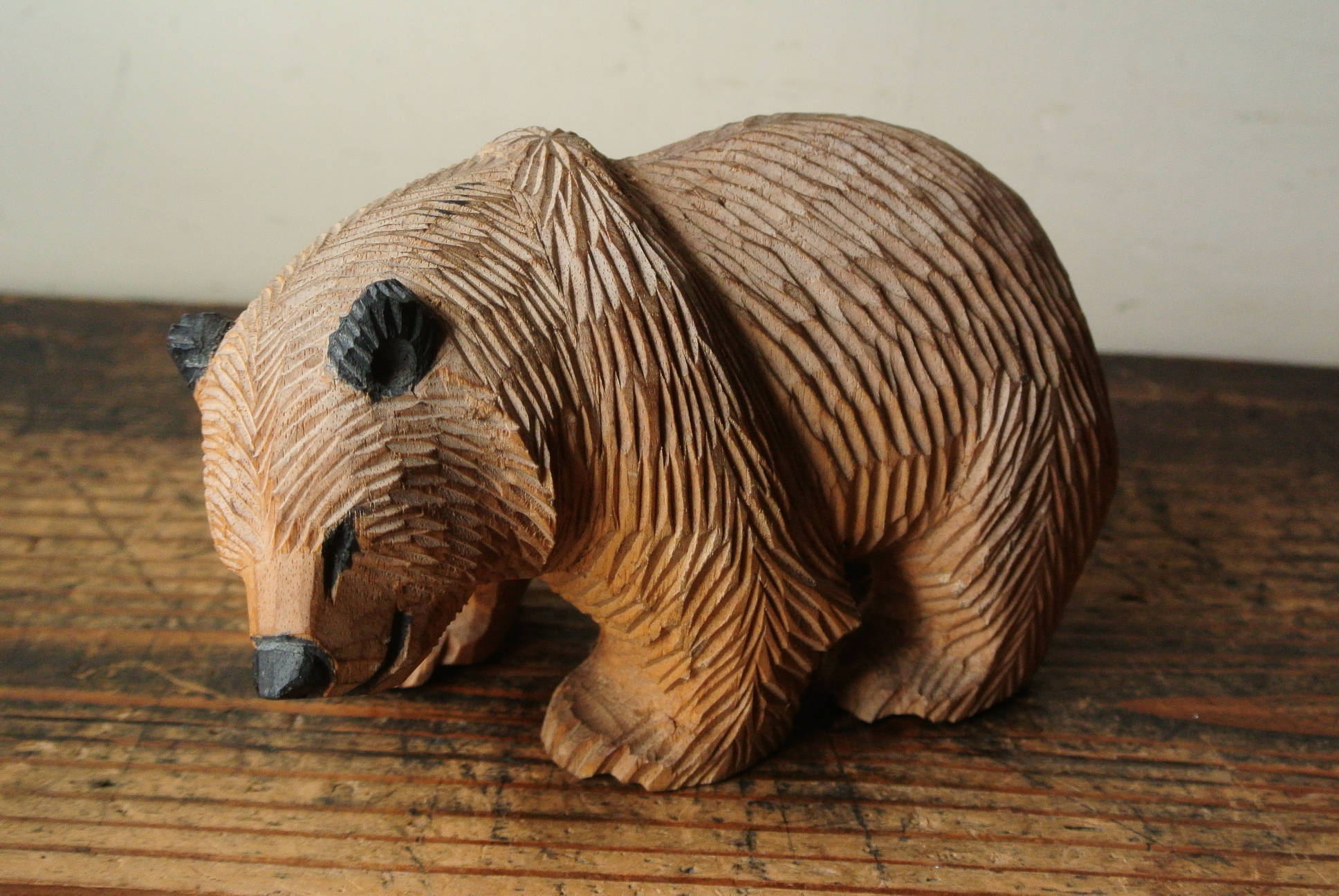 木彫り熊 熊 根付 木製 彫刻 置き根付 提げ物 骨董 アンティーク 黄楊