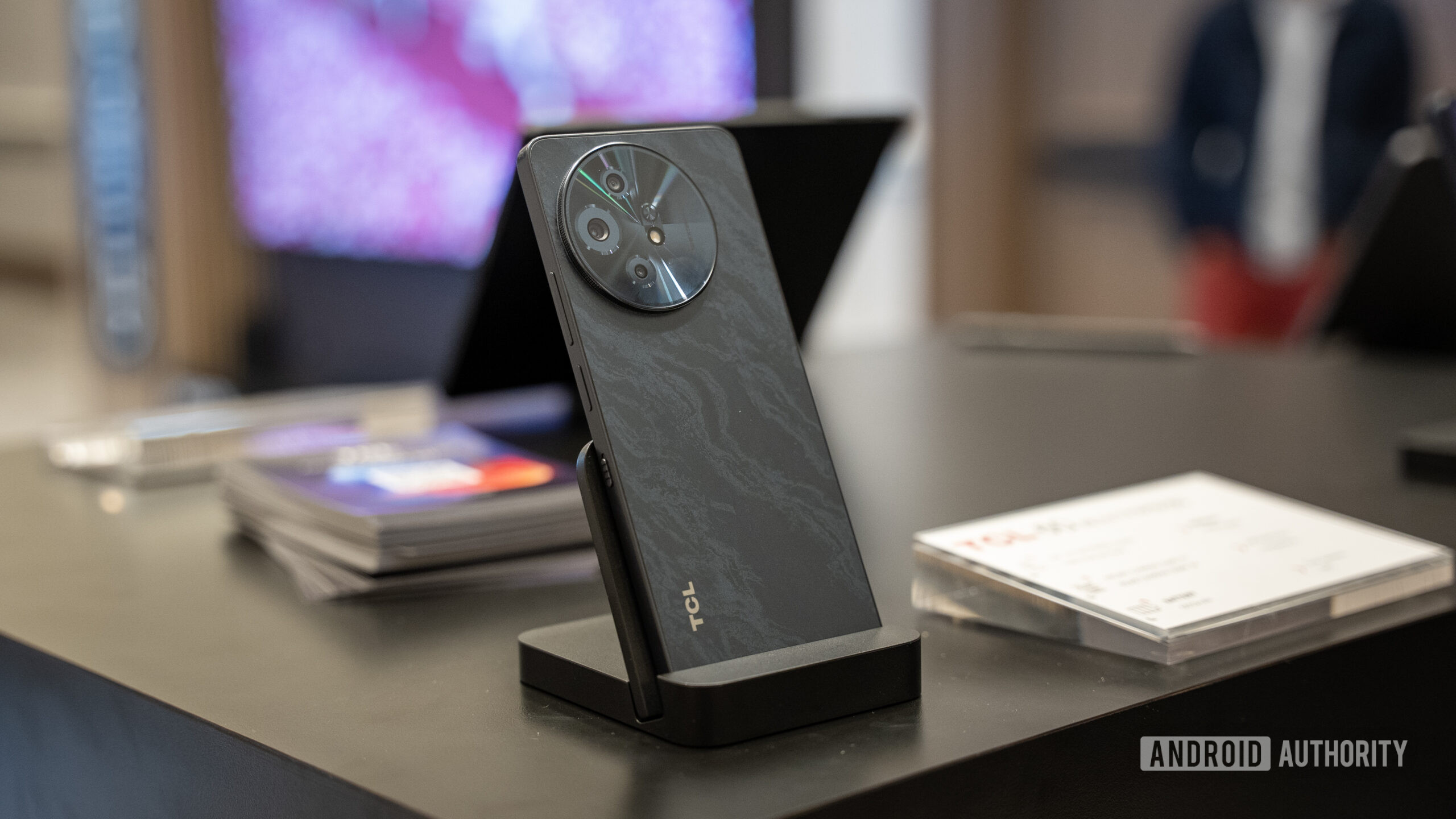 TCL 60 XE NXTPAPER 5 hands-on preview: Really cheap, really good