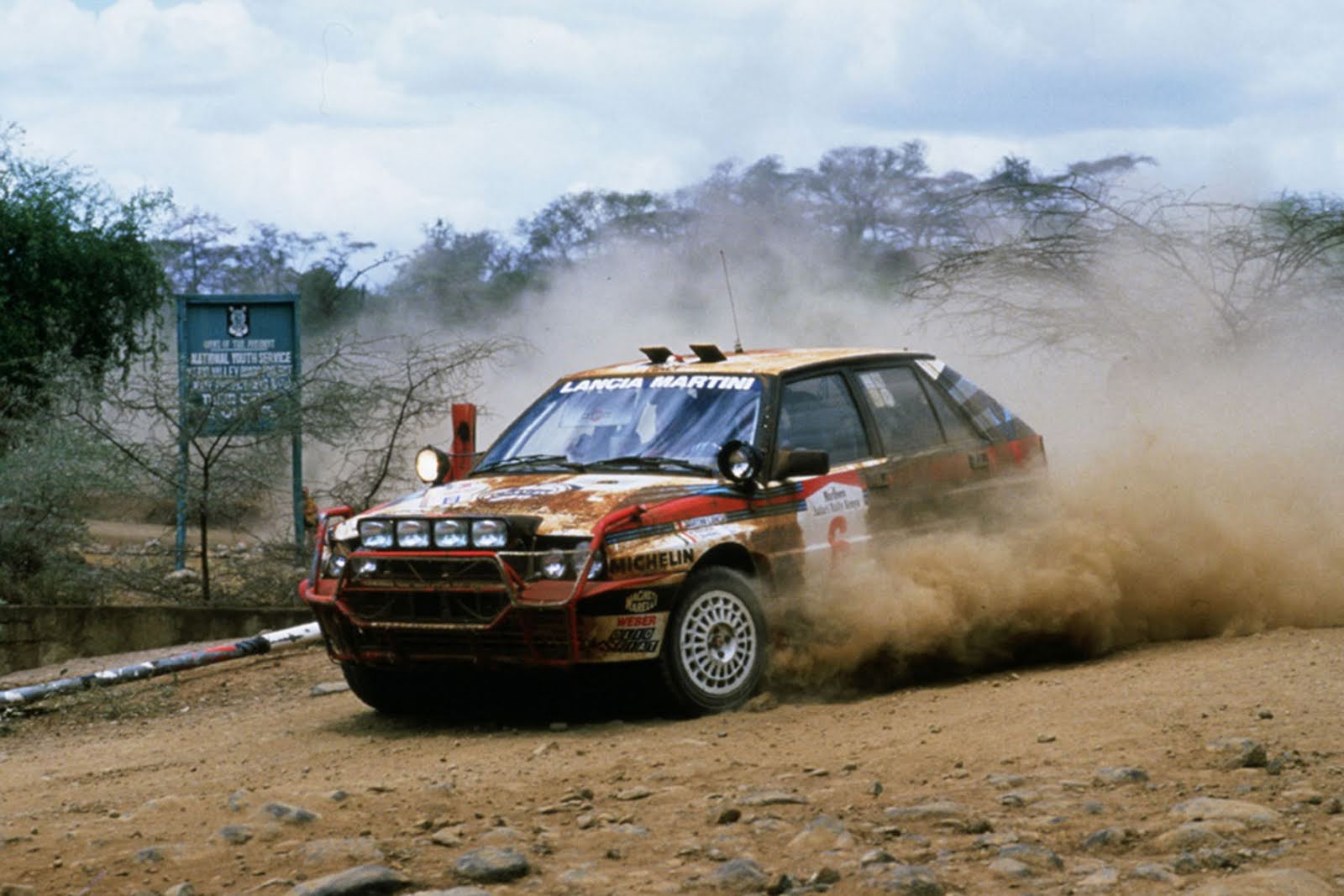ランチア デルタ サブタンク ラジエーター lancia delta LANCIA（Delta