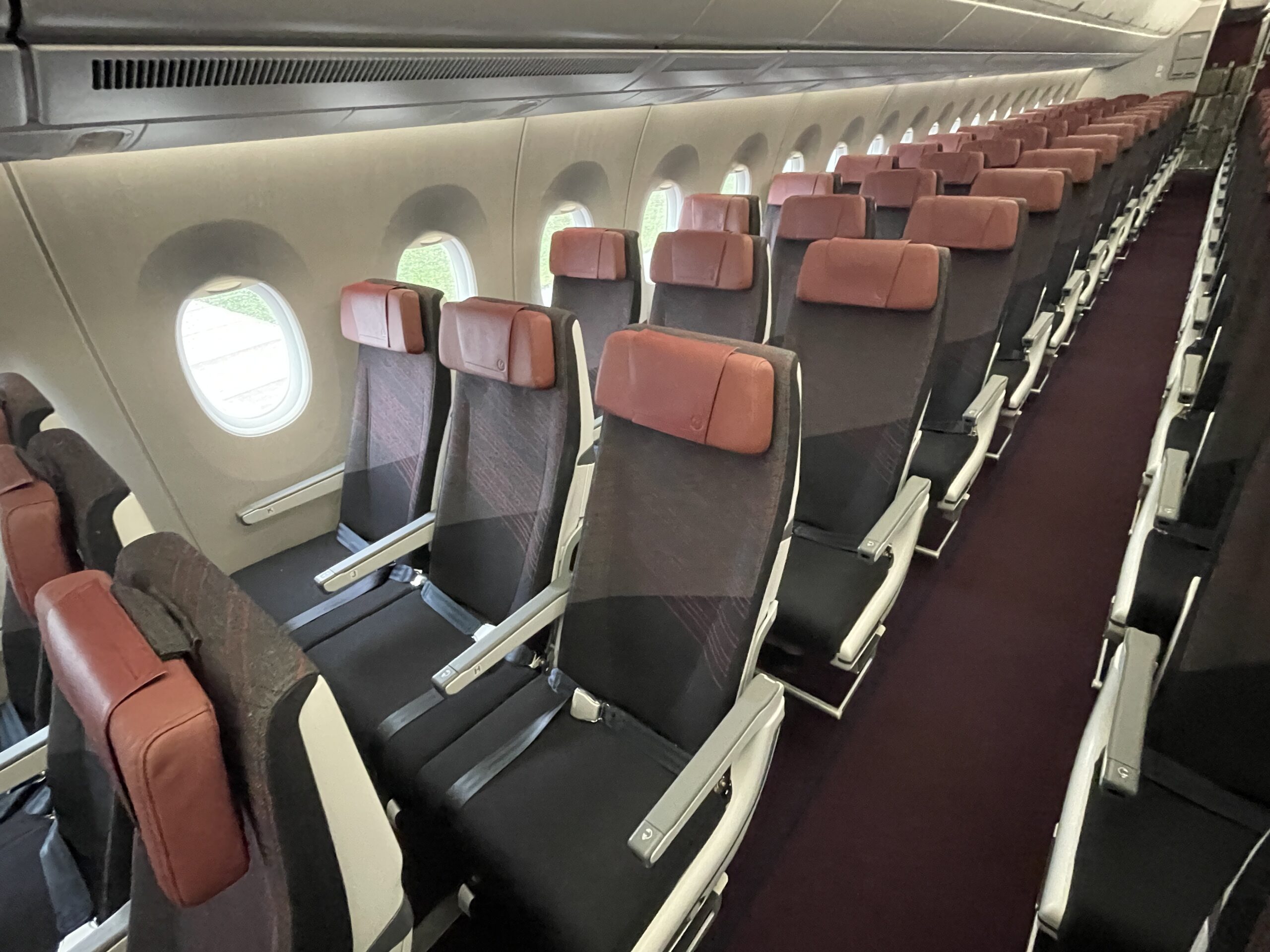 UPDATED – Front row view of Japan Airlines' first Airbus A350-1000