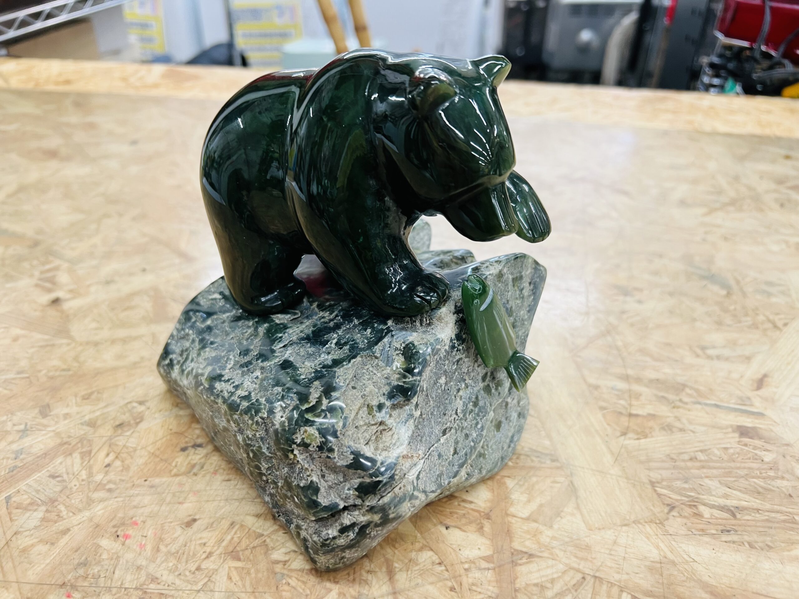 翡翠の熊の置物 買取致しました｜愛品館千葉店 | リサイクルショップ