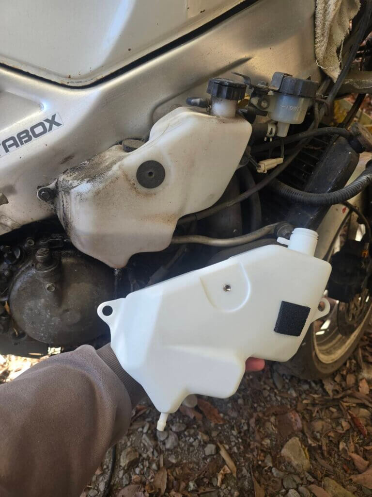 画像11枚で紹介】ヤマハ TZR250 (3MA) オイルタンク 3Dプリント製作