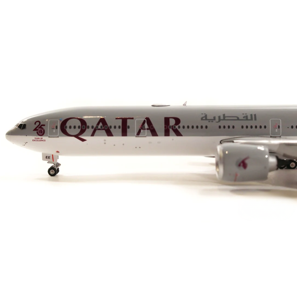 Phoenix Qatar Airways 
