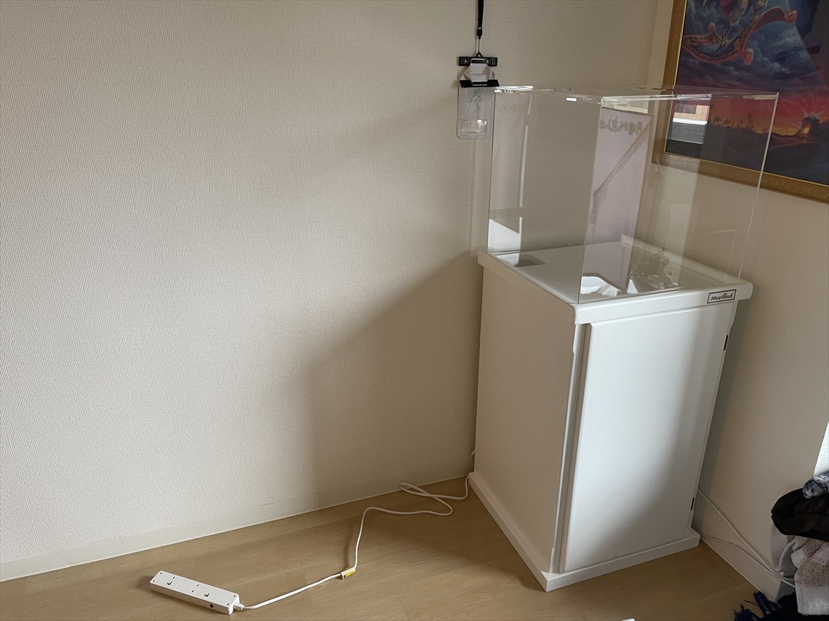 東京都北区の個人宅にこだわり45キューブ水槽を設置｜水槽レンタルサービス