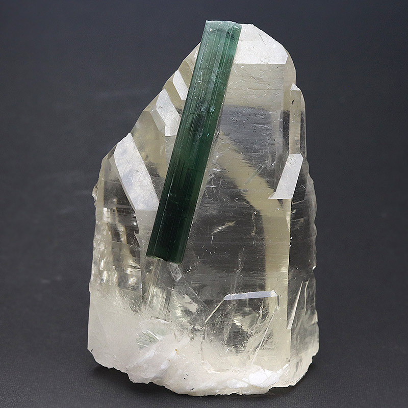 大きな水晶ポイント+レピドライト×グリーントルマリン共生