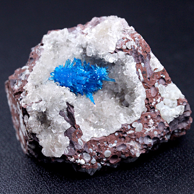 店長厳選】インドプーナ産ペンタゴナイト原石（ヒューダンライト共生