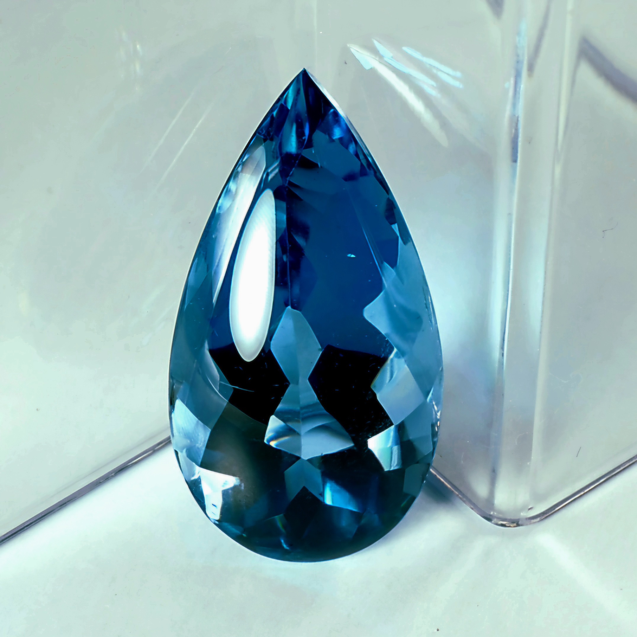 アクアマリン(サンタマリア) アカソ ペアシェイプバフ 16.8x31.8mm